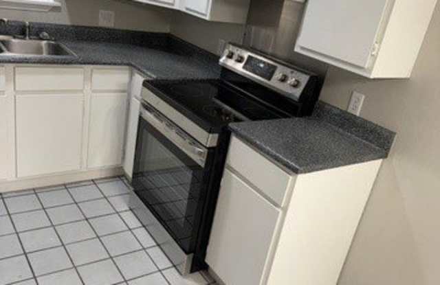 927 W Formosa Blvd photos photos