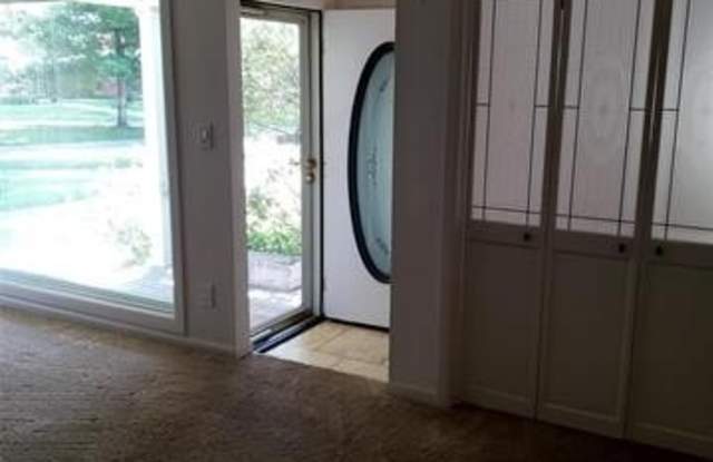 26656 Rouge River Dr Gallery 2