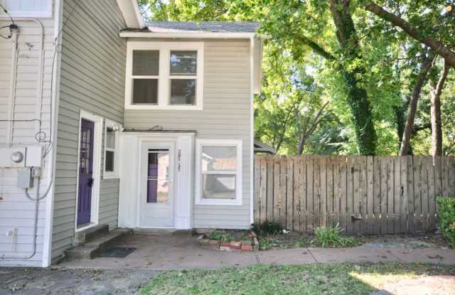 FOR LEASE! 1 BR - 1 BA - 1 Car Garage - 680 sf - Two-Story Apartment in a a Great Location Near Downtown Weatherford photos photos