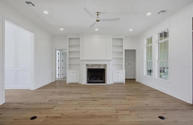 Home for lease in Greywood Gallery 4