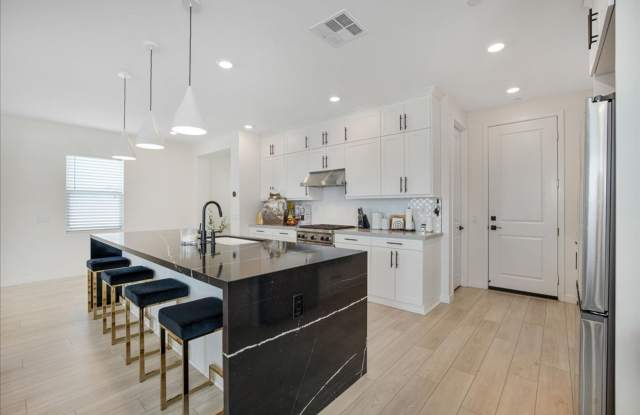 What if every morning you could wake up to panoramic sunsets, paseos, and mountain views in the stunning Five Point Valencia community? photos photos What if every morning you could wake up to panoramic sunsets, paseos, and mountain views in the stunning Five Point Valencia community? photos photos