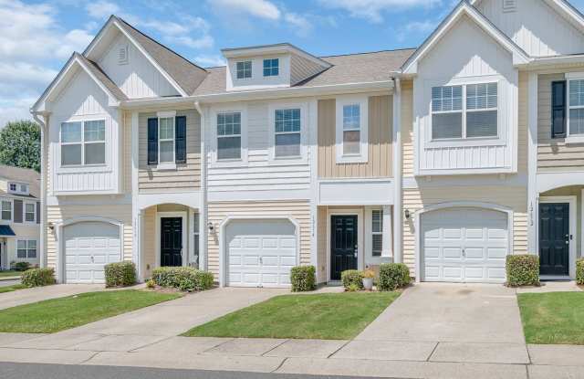 Stylish Townhome in Steele Creek Location photos photos