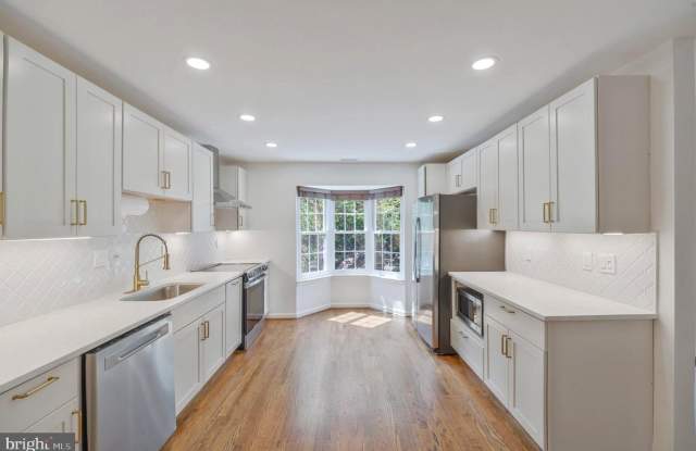 8501 ENOCHS DR Gallery 2
