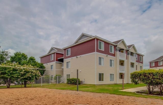 519 Southwest - 519 Southwest Lane Street, Cotulla, TX 78014