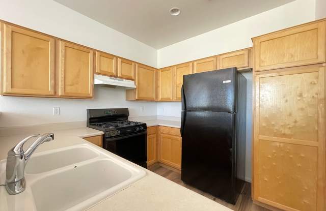 W. Cactus and S. Valley View - Lovely split level 2 bedroom home in Southern Highlands. Gallery 3