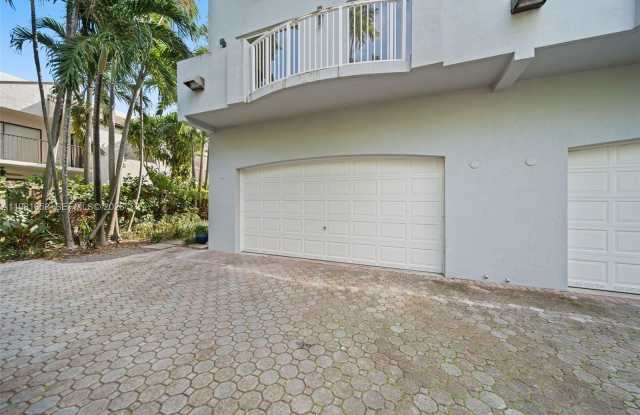 2951 Virginia St photos photos