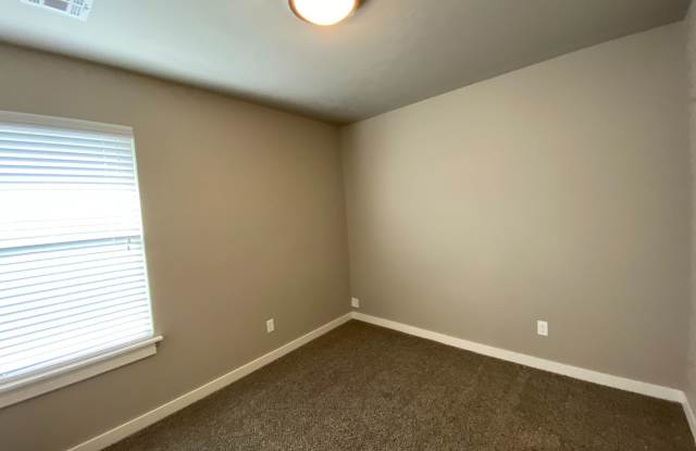 3 Bedroom 2 Bath 2 Car Garage Duplex In Moore * Moore Schools (See Contact Info Below) photos photos