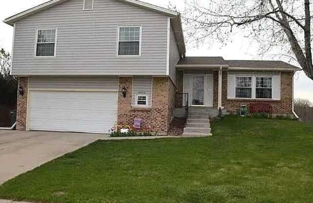Beautiful Furnished 6 bedroom Home all inclusive -Move in ready. photos photos