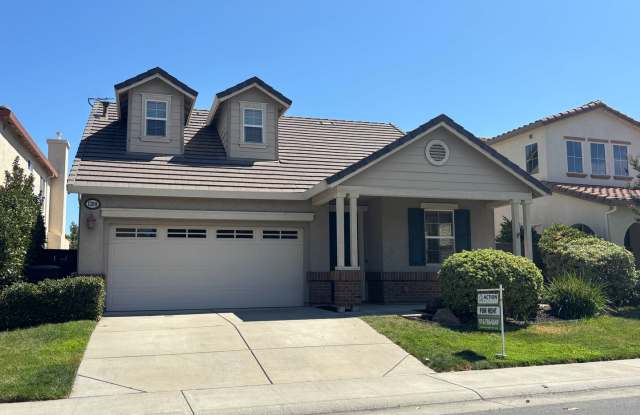 Woodlake Village Gated: 3 Bedroom, 2 Bathroom, 2418 sq ft. photos photos