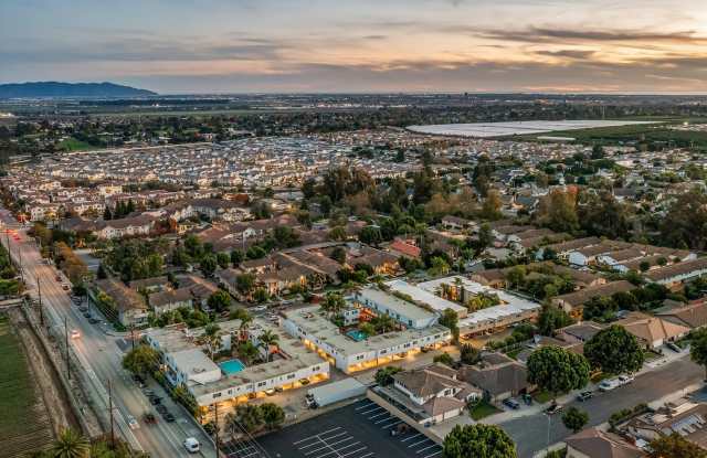 Shorehaven Townhomes Gallery 1