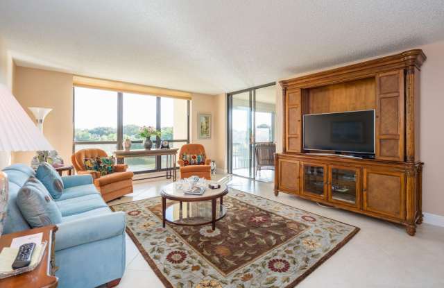 5188 Woodland Lakes Drive Gallery 3