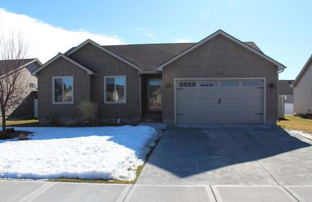 SPACIOUS MODERN 6 BED 3 BATH HOME IN IONA! photos photos SPACIOUS MODERN 6 BED 3 BATH HOME IN IONA! photos photos