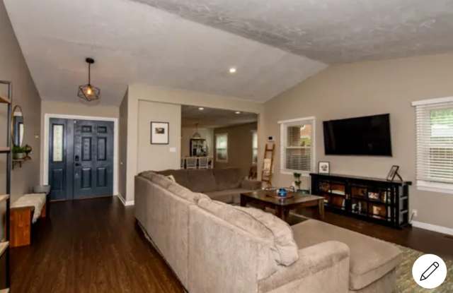 4314 Lynnbrook Drive Gallery 2