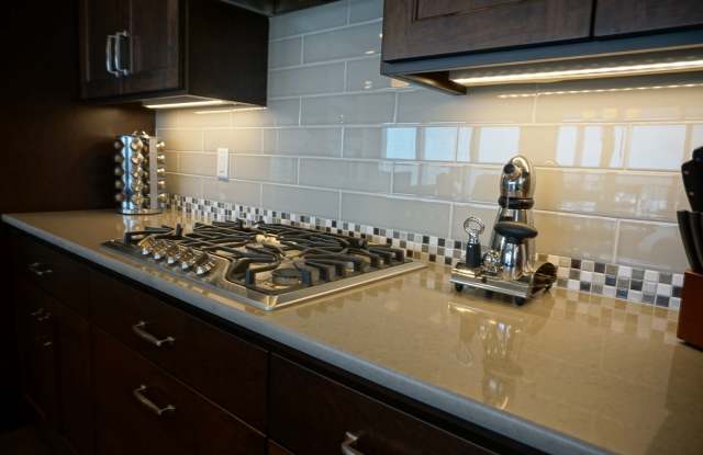 Luxury Home in Peaceful Setting Gallery 4