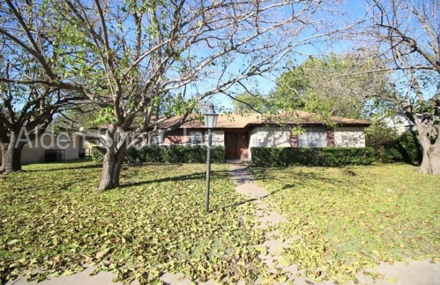 539 Arbor Lane - 539 Arbor Lane, Lancaster, TX 75134