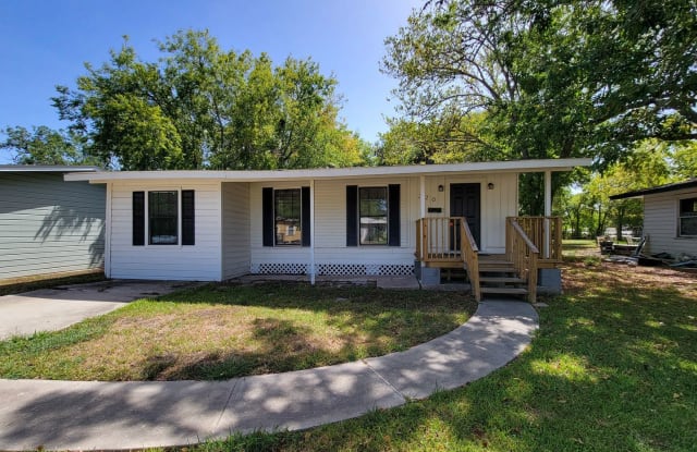 320 AZALEA STREET - 320 Azalea Street, Lake Jackson, TX 77566