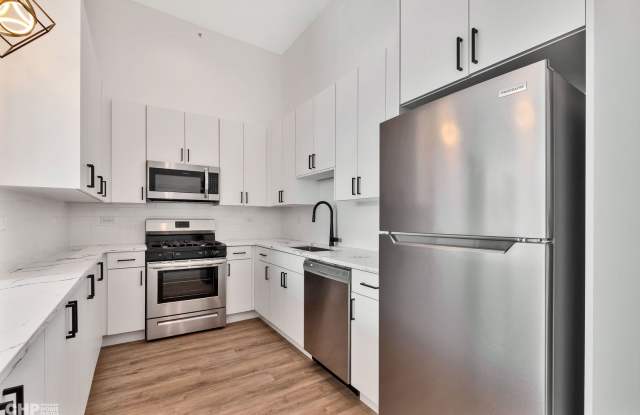 4731 N Western Ave photos photos