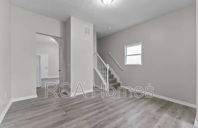 2912 North Kenwood Avenue - 2912 N Kenwood Gallery 2