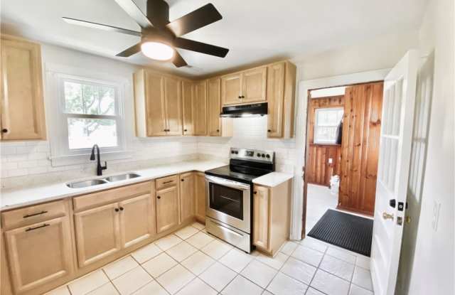 10334  Old Courtney Rd Gallery 2