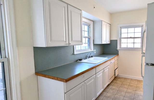 1383 Montague, 3 bedroom house with basement and garage Gallery 4