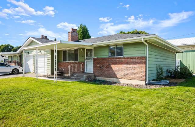 Large Central Valley Duplex - Available Now! photos photos