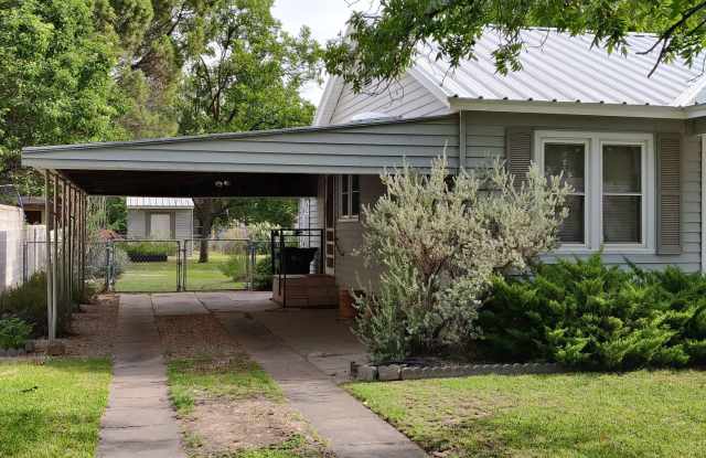 1 Bed 1 Bath Home with Office Space Gallery 3