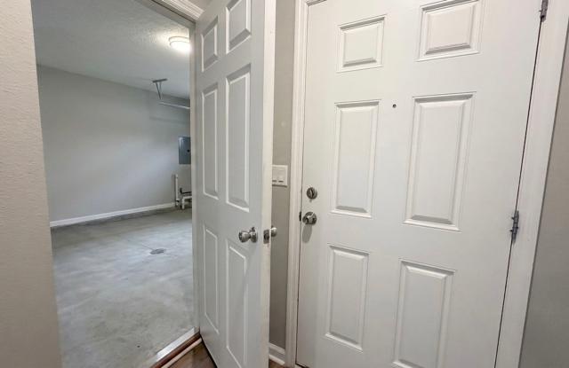 Orchard Park 3/2.5 Townhome Available Now || Convenient Location with Community Amenities Gallery 3