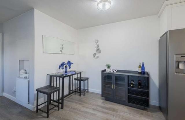 1853 Cherokee Dr Unit 1 Gallery 4