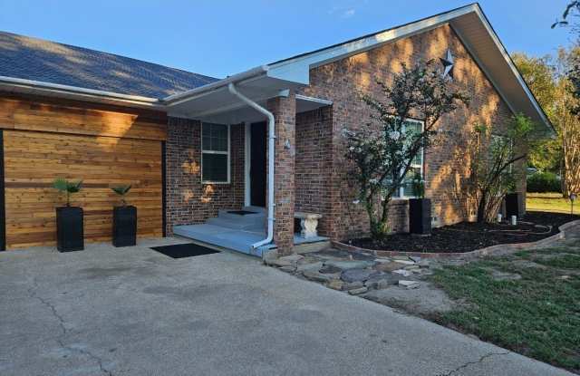 211 Francis Drive Gallery 1