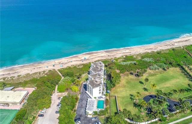 1289 NE Ocean Boulevard unit: 11 photos photos