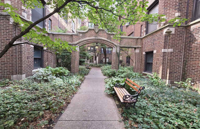 5457 S INGLESIDE Avenue Gallery 1