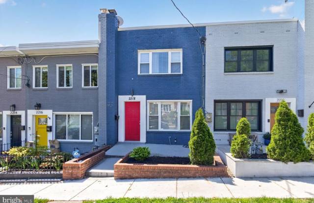 2218 16TH ST NE photos photos