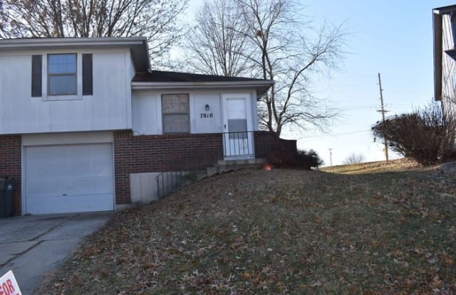 7810 East 130 Court - 7810 East 130th Court, Grandview, MO 64030