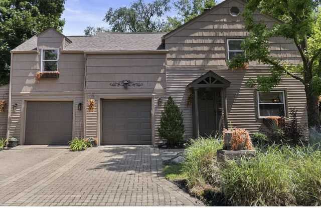 1940 Riverside Dr Gallery 2