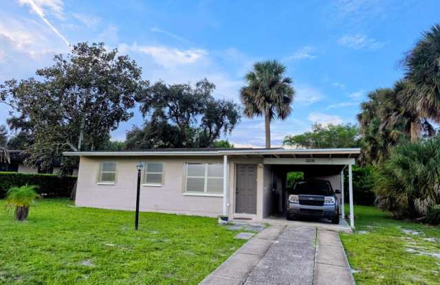 2038 Robinhood Drive Gallery 1