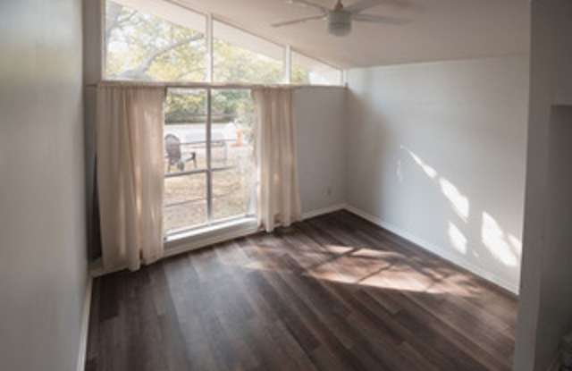 $2,600/mo | 4BR / 3BA Home with Modern Upgrades  Fenced Yard photos photos