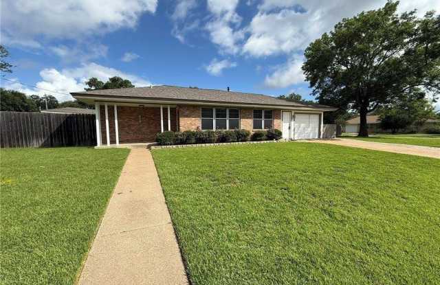 408 Brookside Drive West Gallery 2