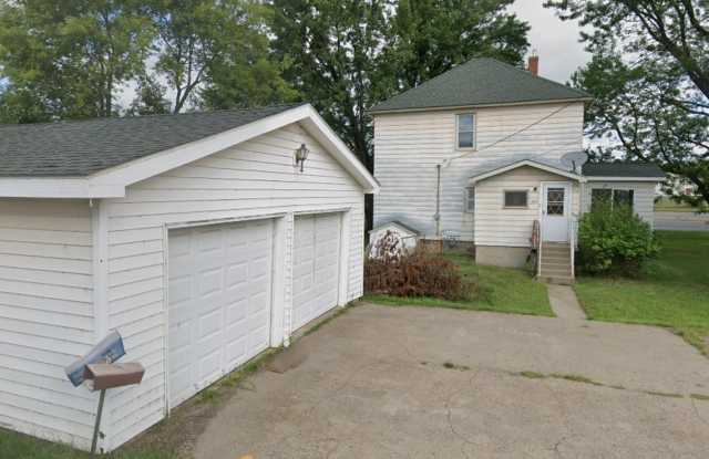 602 Corey Ave - 602 Corey Avenue, Coleraine, MN 55722