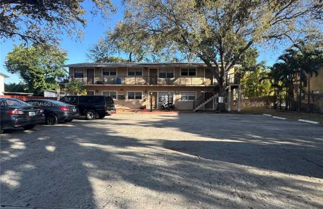 1101 W Prospect Rd photos photos