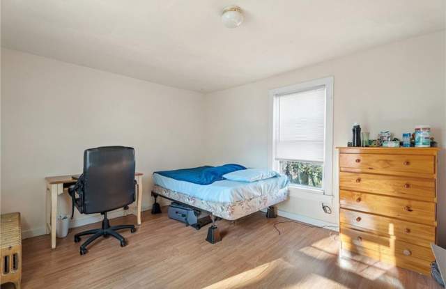 222 S Geneva St. photos photos