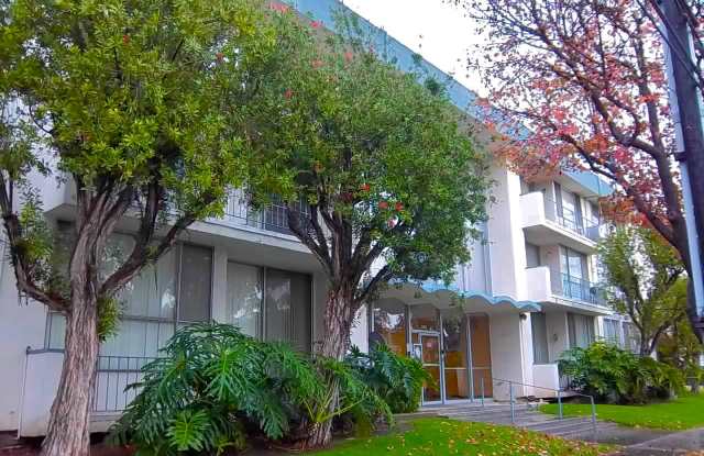 DOWNSTAIRS CONDO W/PATIO- WHEELCHAIR ACCESSIBLE UNIT+ Laminate FLRS+LAUNDRY IN BLDG - 855 Victor Avenue, Inglewood, CA 90302