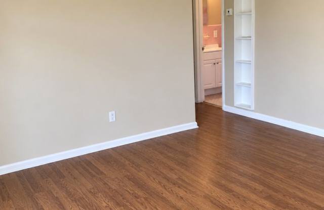 1ST MONTH FREE RENT 2 Bed 1 Bath Home | Pet Friendly | Washer Dryer Hook Ups | Section 8 Welcome Gallery 3