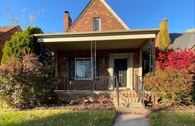 Beautifully, Remodeled Pontiac 4-Bedroom Home Gallery 1
