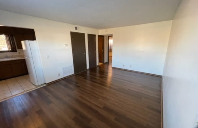 909 E 24th - A - 909 East 24th Avenue, Hutchinson, KS 67502