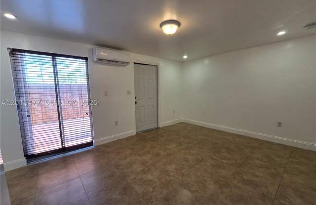 2957 SW 36th Ct Gallery 2