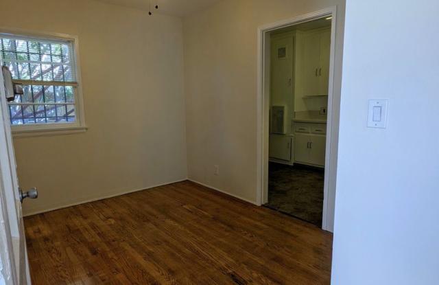 7061 Waring Ave Gallery 2