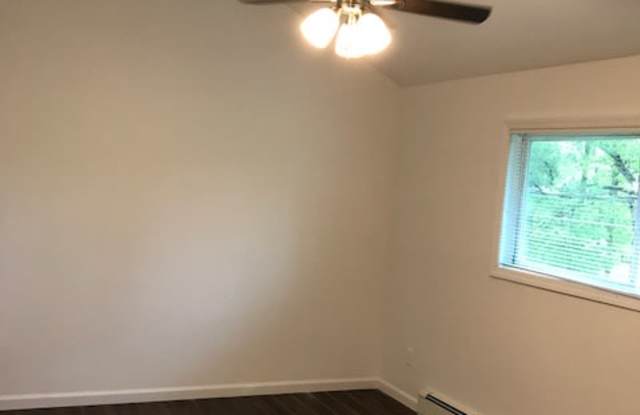 1741 NORTH GARDINER DRIVE -14B Gallery 3