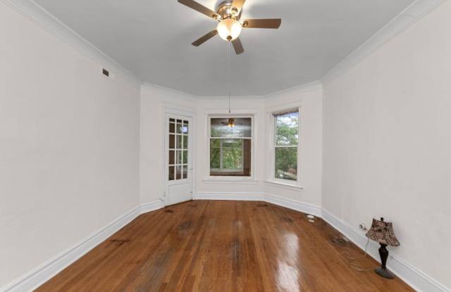 1353 W Catalpa Gallery 2