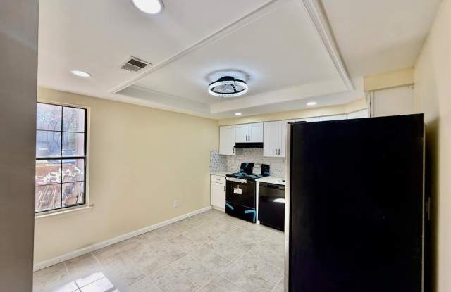 1502 Bromley Estates Gallery 4