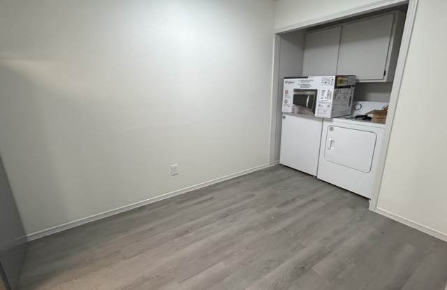 329 Berry Street - 202 Gallery 3